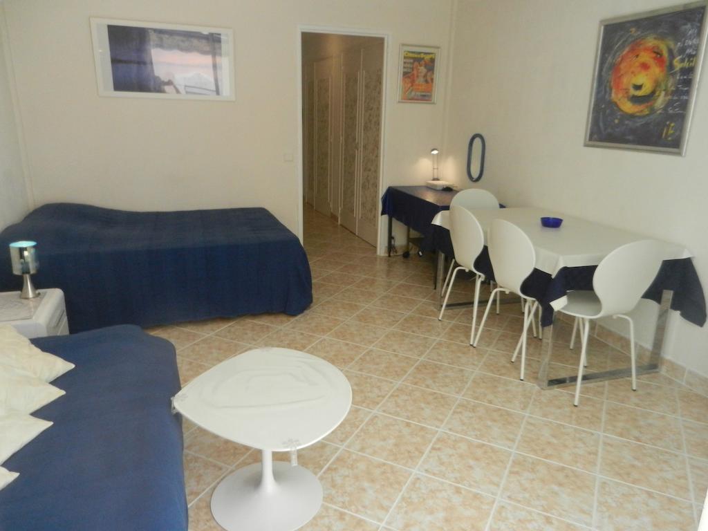 Appartement Frères Pradignac à Cannes Chambre photo